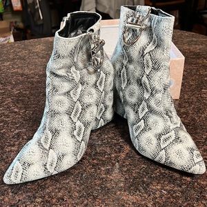 Woman’s Black & White Snakeskin Booties —Size 8 1/2